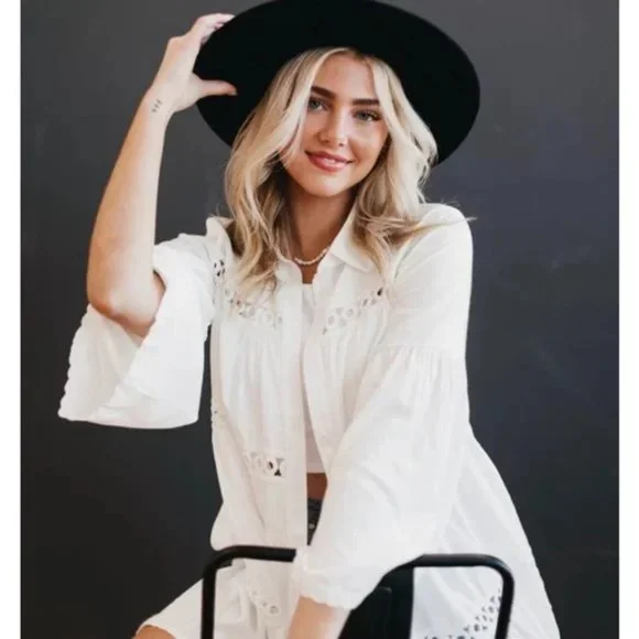 BOHEMIAN LACE  DETAIL  BLOUSE - Picture 2 of 7